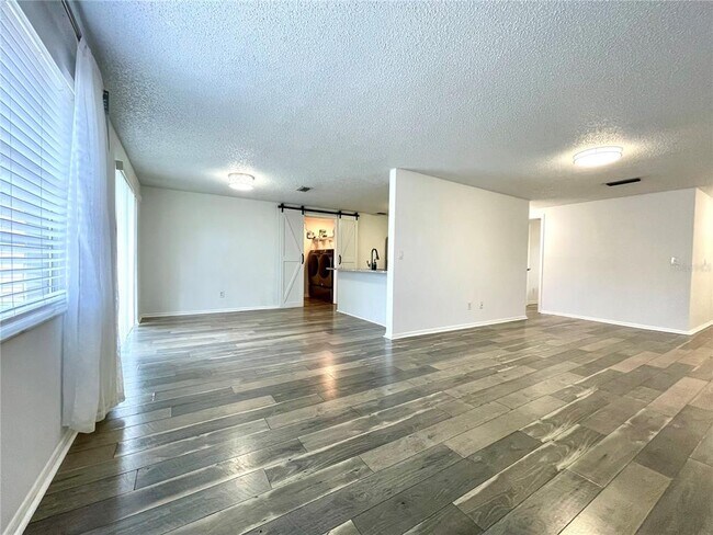 Building Photo - 3301 Russett Dr