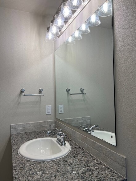 Building Photo - 7108 E County Rd 99