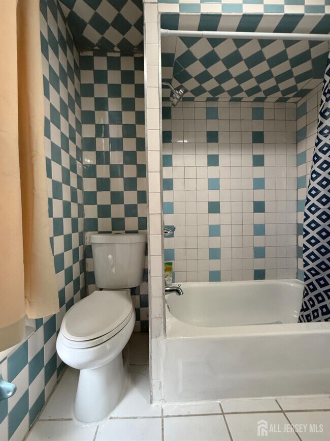 Building Photo - 400 High St