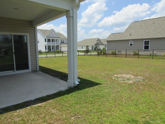 Building Photo - 2165 Ainsley Dr