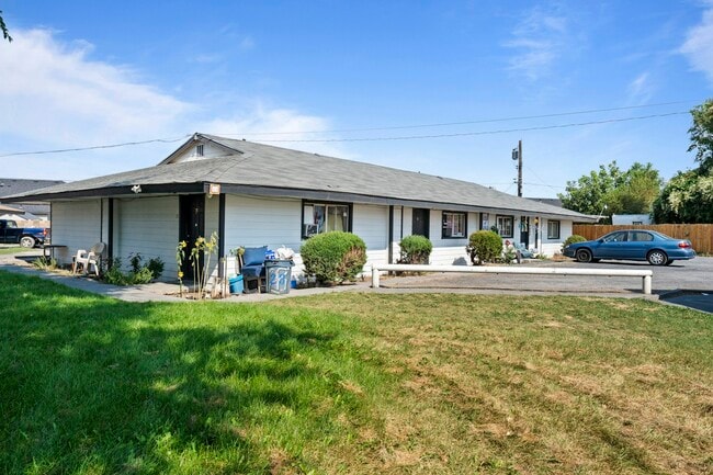 Building Photo - 4278 Grape Dr NE