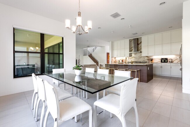 Building Photo - 8131 Laurel Falls Dr