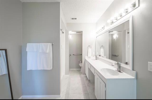 Building Photo - 313 Diamond Dr