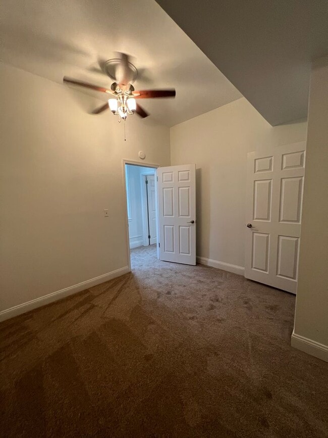 Building Photo - 1 Bedroom w/ Den in Federal Hill