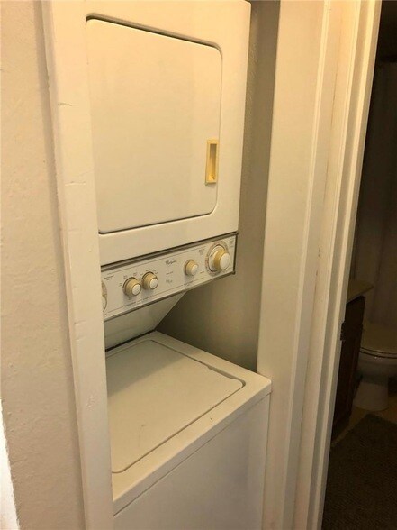 Building Photo - 3204 Menchaca Rd