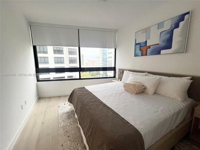 Building Photo - 225 N Miami Ave