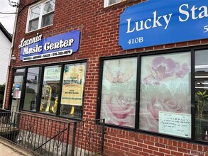 Building Photo - 410 Jericho Tpke