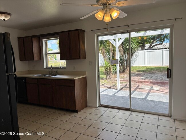 Building Photo - 2376 Dakota Dr