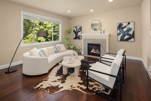 Building Photo - PENDING APPLICATION Spacious Spirit Ridge ...