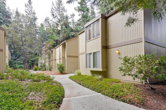 Building Photo - 505 Cypress Point Dr