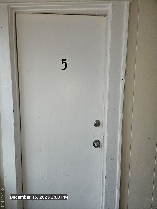 Building Photo - 1 Beech Dr