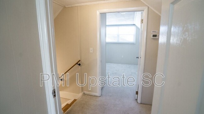 Building Photo - 68 Smythe Ave