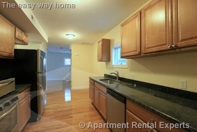 Building Photo - 29 Elmwood St