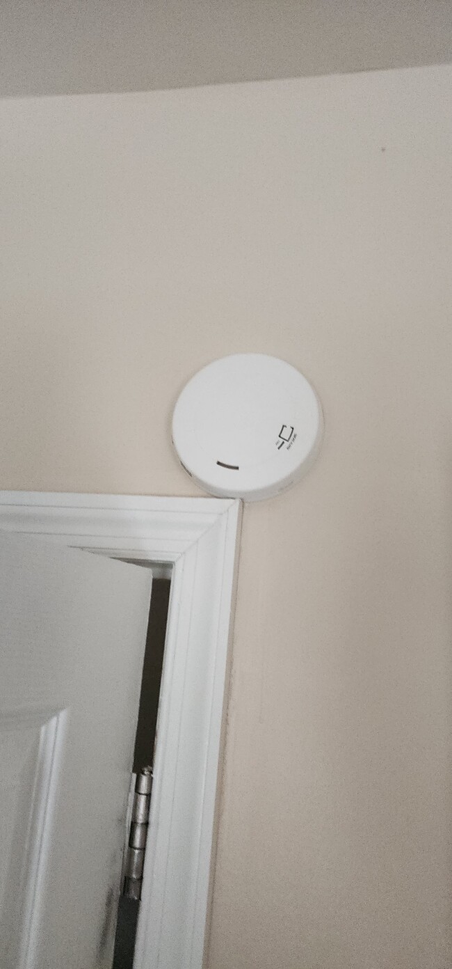 Building Photo - 639 Clinton St