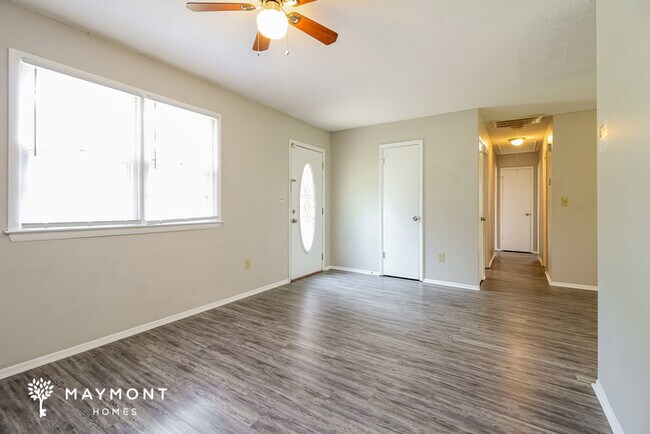 Building Photo - Classic Brick Ranch in Piedmont, SC