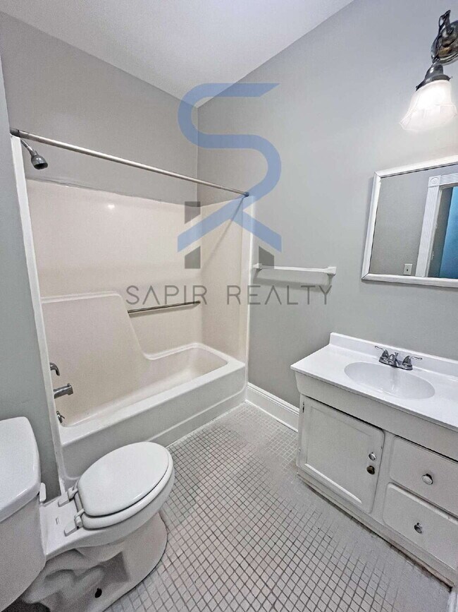 Building Photo - Move in before December 15th and get $100 OFF your rent for the first 3 months — PLUS a $250 Amaz...