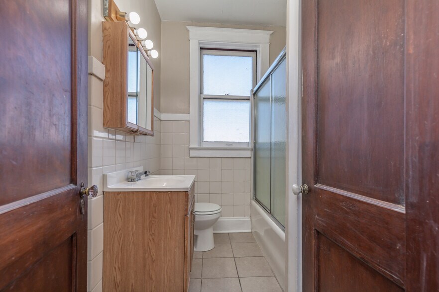 Building Photo - 4989 Arsenal St