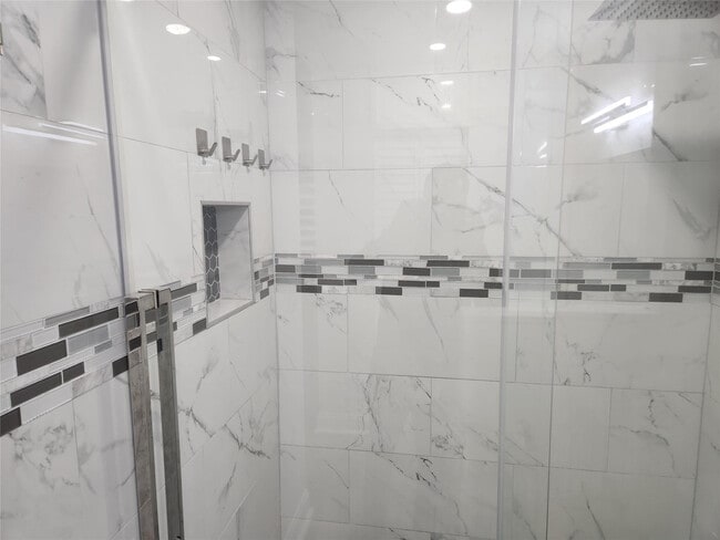 Building Photo - 3667 Carambola Cir N