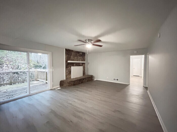 Building Photo - 4365 Stonewall Tell Rd