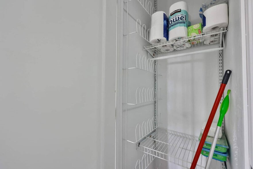 Building Photo - 5019 Hawley Blvd