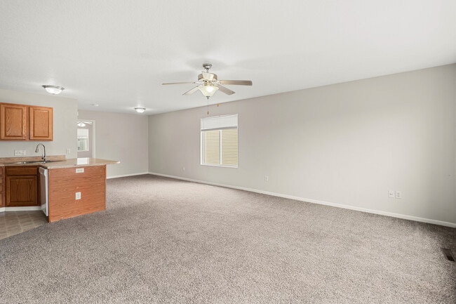 Building Photo - 3821 Marigold Dr