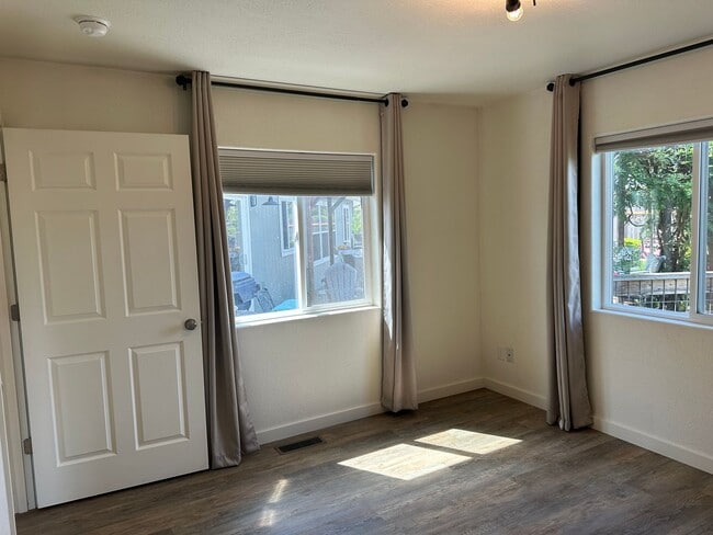 Building Photo - Charming 1 bedroom 1 bath house in Springfield!