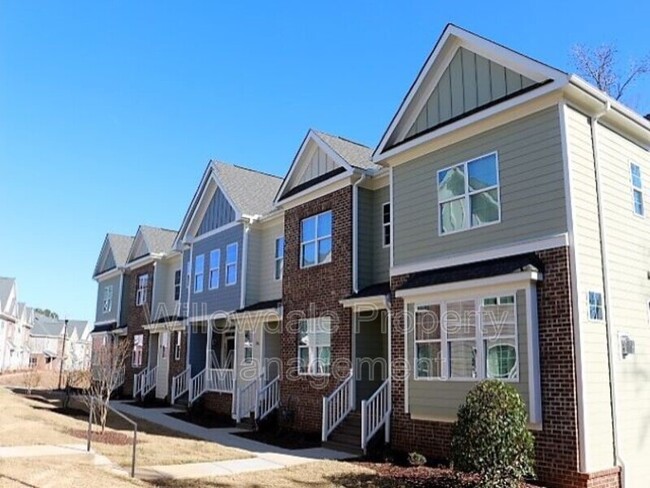 Building Photo - 904 Laurel Gate Dr