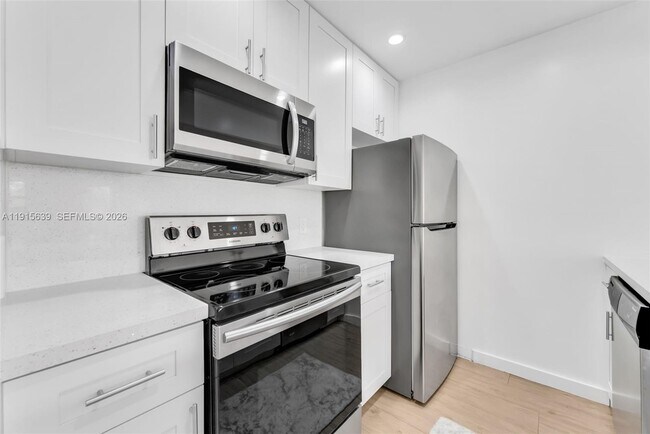 Building Photo - 8160 Geneva Ct