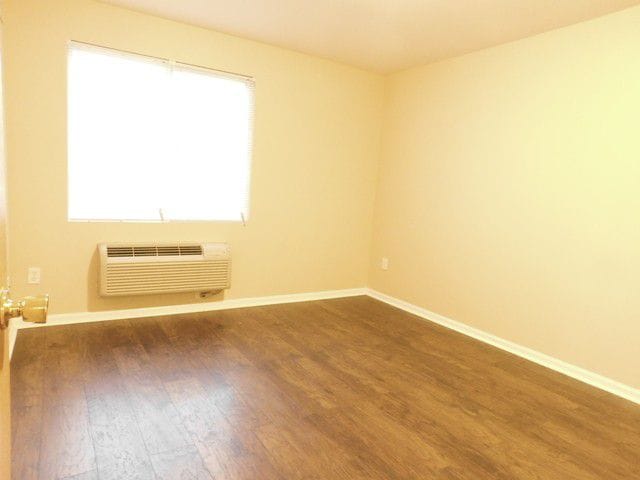 Master Bedroom - 136 Bertram Dr