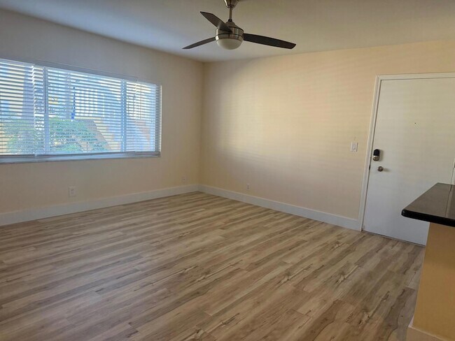 Building Photo - 2230 NE 56th Pl