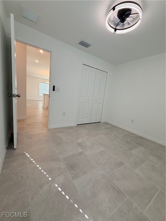 Building Photo - 3850 Treasure Oak Wy