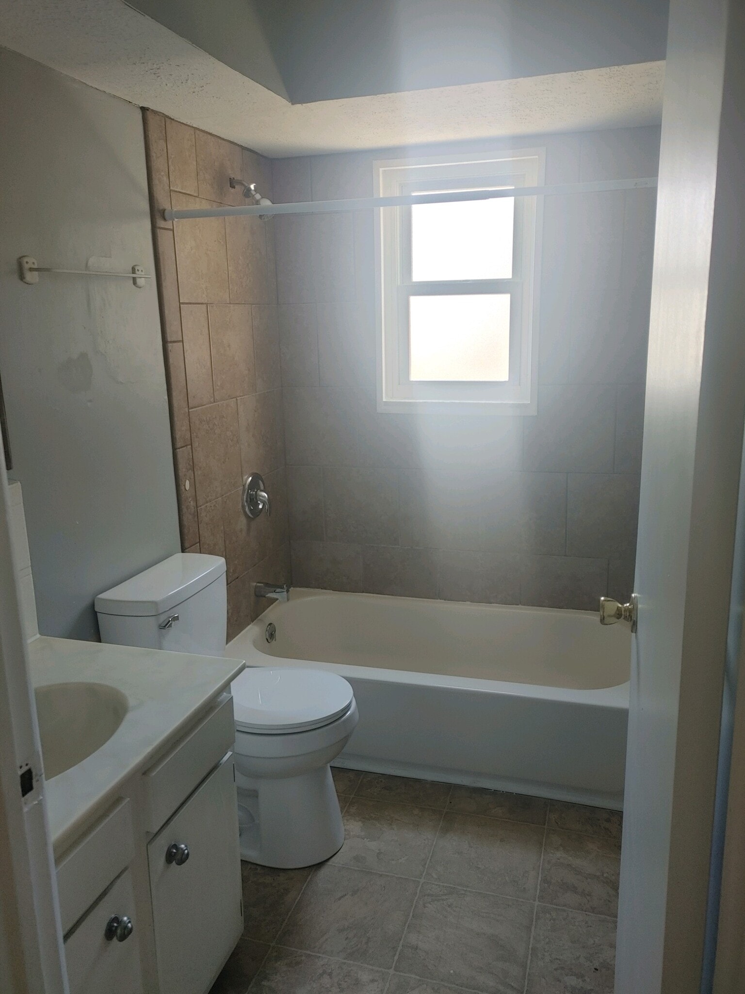 Building Photo - 3108 Springfield Dr
