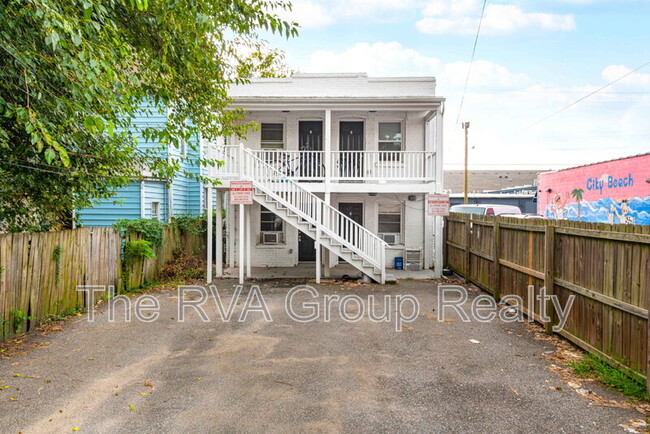 Building Photo - 2408 W Cary St