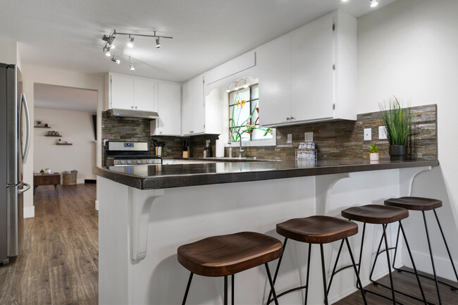 Kitchen, 1st Floor - 1129 12th St W