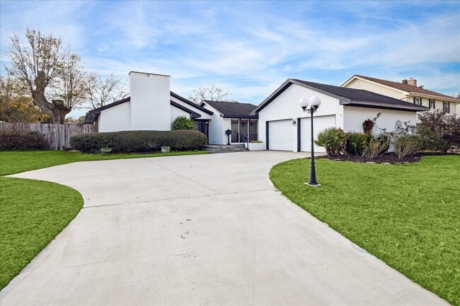 Building Photo - 18618 Point Lookout Dr