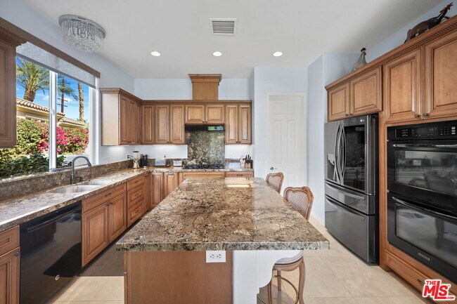 Building Photo - 56645 Mountain View