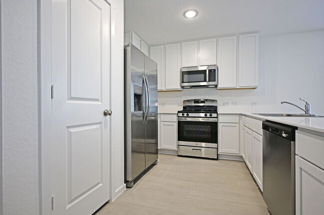 Building Photo - 227 Zyra Ave