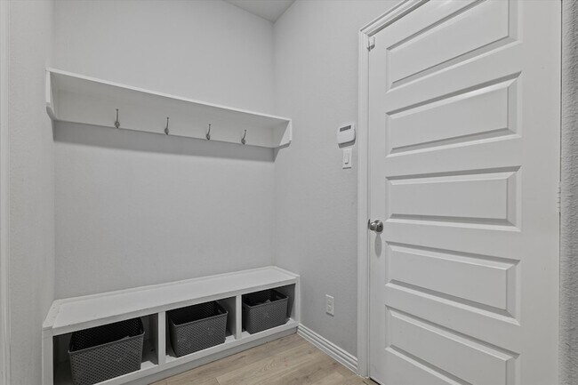 Building Photo - 3004 Campbell Dr