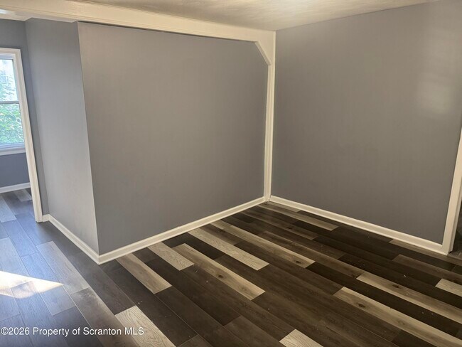 Building Photo - 219 N Bromley Ave