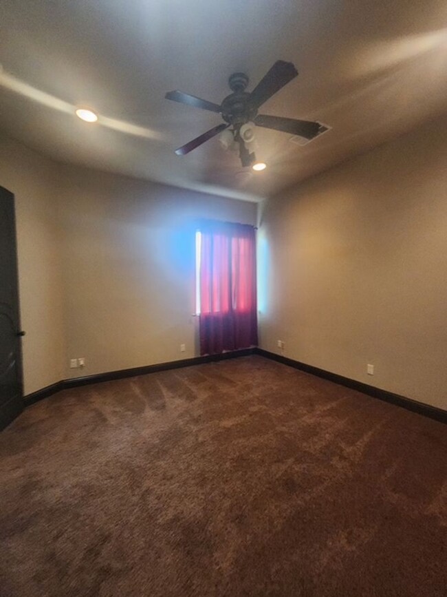 Building Photo - 2331 Calloway Dr