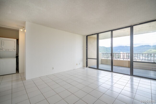 Building Photo - 2121 Ala Wai Blvd