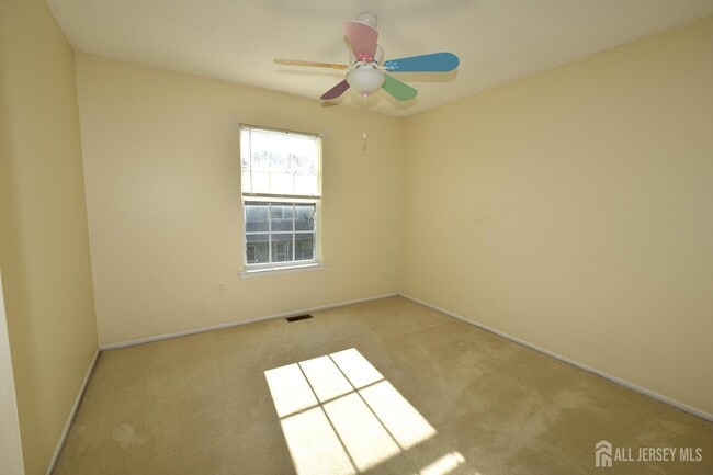 Building Photo - 56 Sassafras Ct