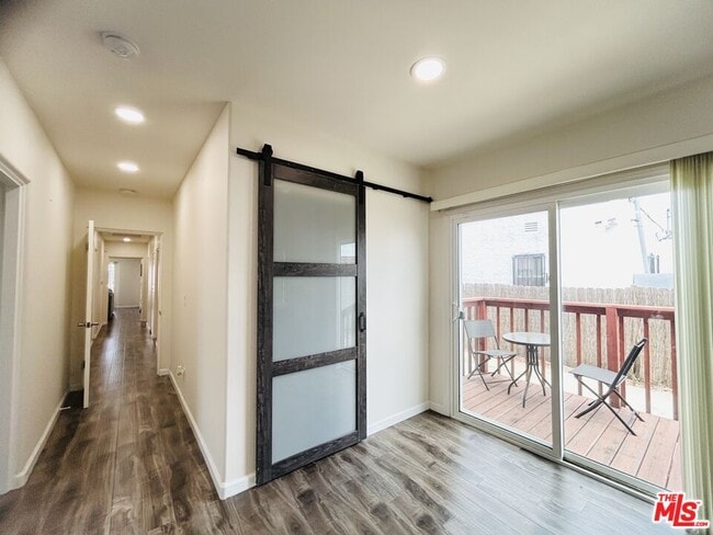 Building Photo - 2140 W 83rd St