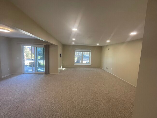 Primary Photo - 30975 Pointe of Woods Dr