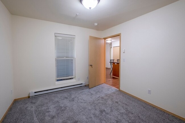 Building Photo - Town house in Post Falls