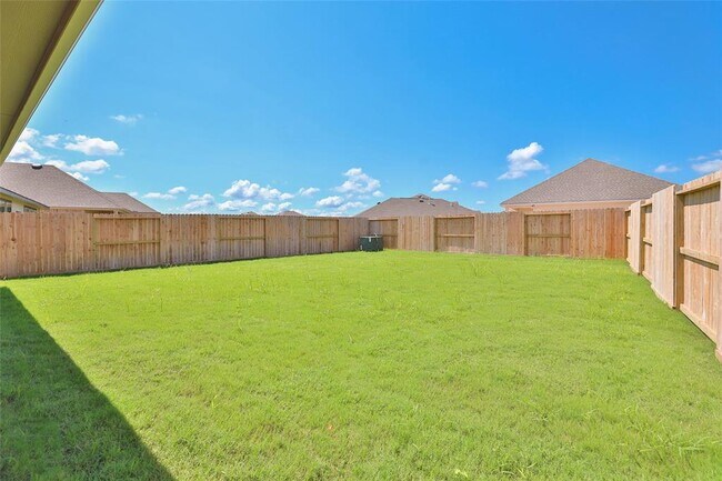 Building Photo - 2614 Chestnut Oak Cir