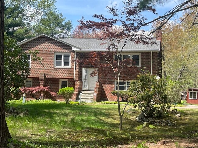 Building Photo - 465 Hartford St