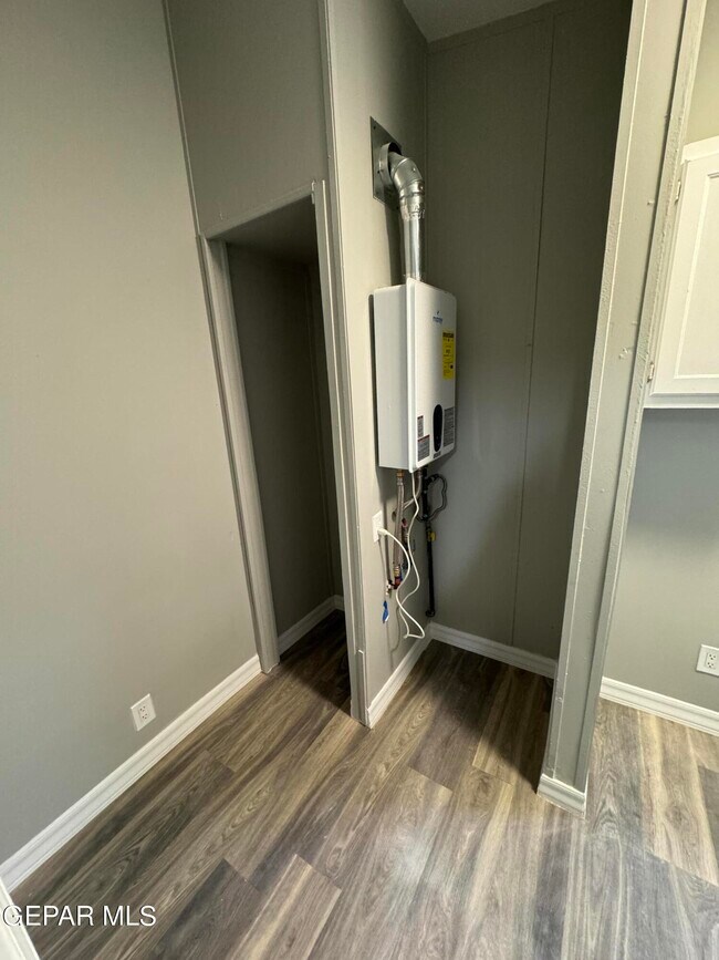 Building Photo - 241 Passmore Rd