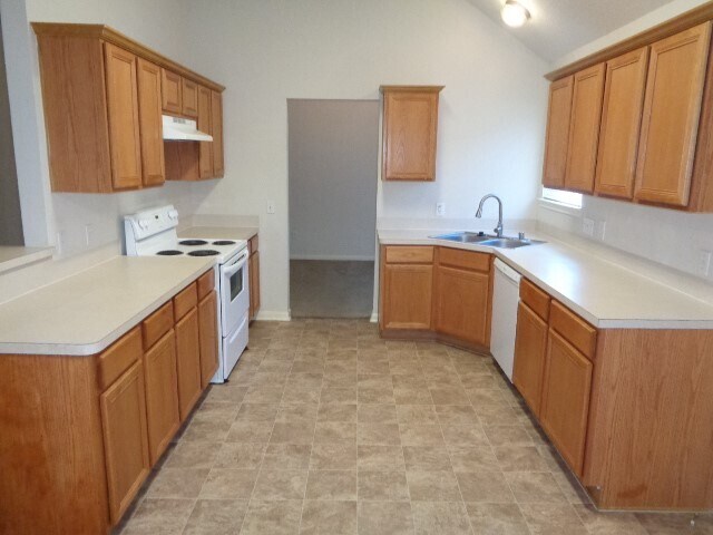 Building Photo - 9807 Woodhollow Dr