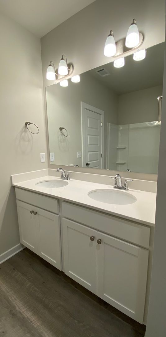 Building Photo - Home for Rent in Jemison, AL...  Available...